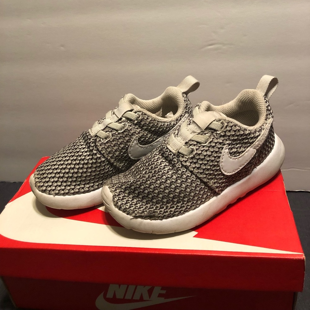 Nike Roshes ❌ SOLD